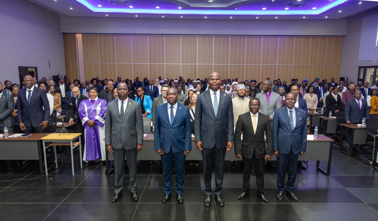 Presidente da Republica dirige na Matola a abertura da IX Conferencia Nacional Religiosa11