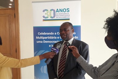mesa redonda integridade processos eleitorais mocambique chipanga